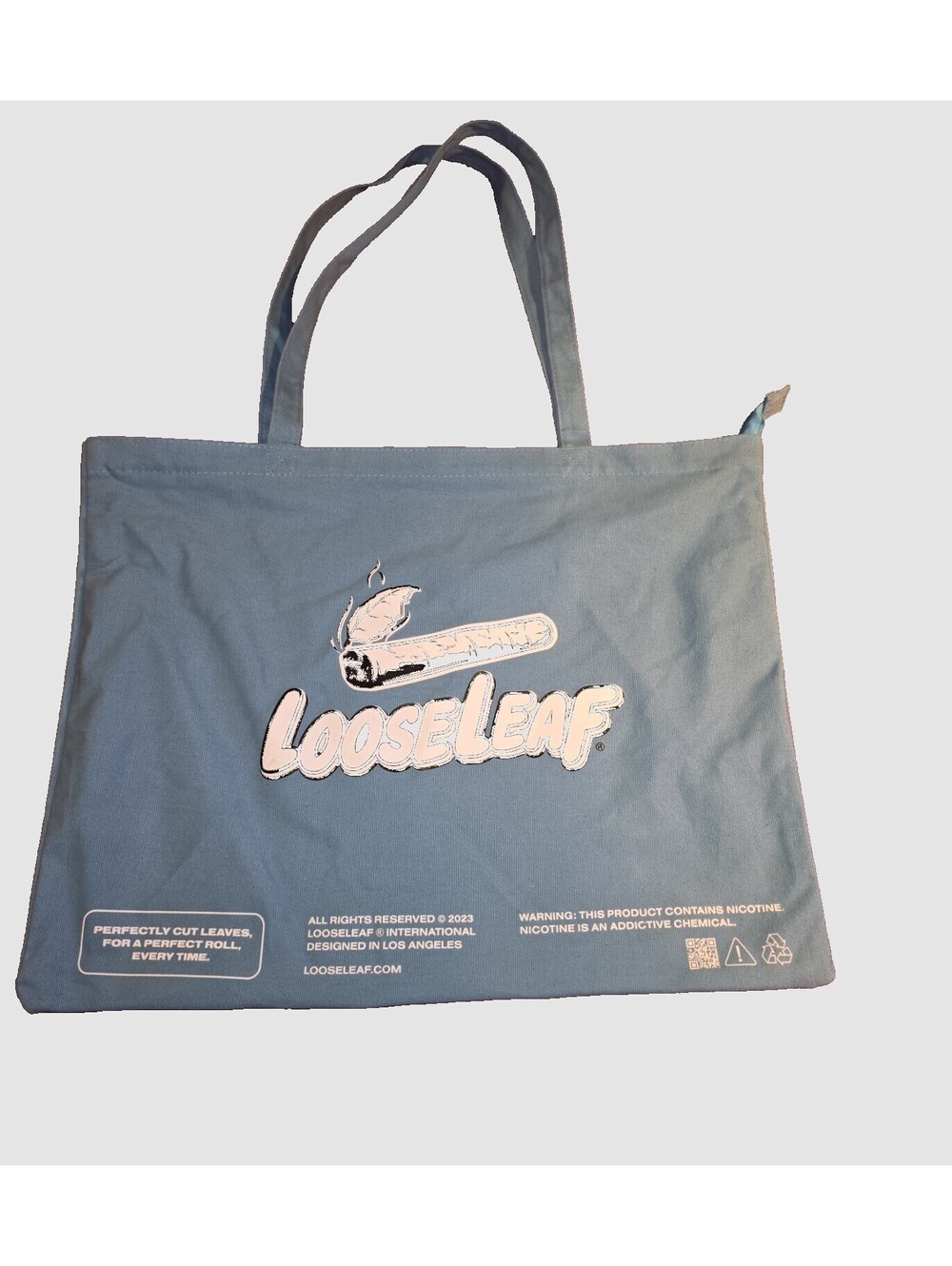 LooseLeaf Blue Graphic Zip Tote Bag 2023